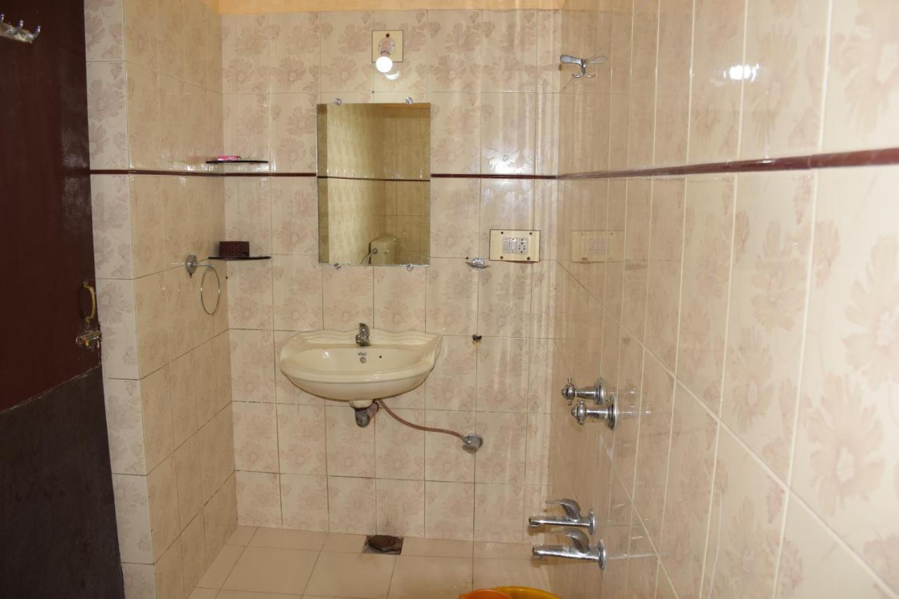 Hotel Deep Valley Ábú-hegy Kültér fotó