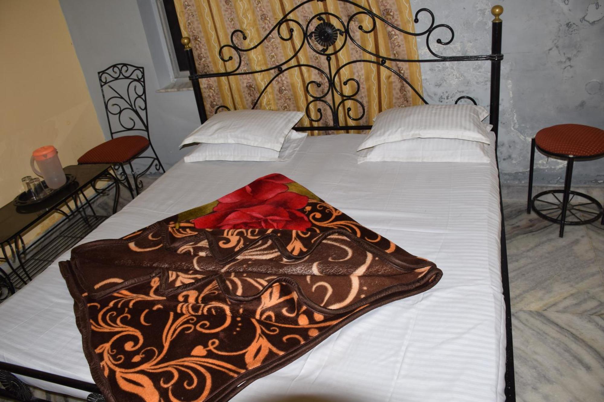 Hotel Deep Valley Ábú-hegy Kültér fotó