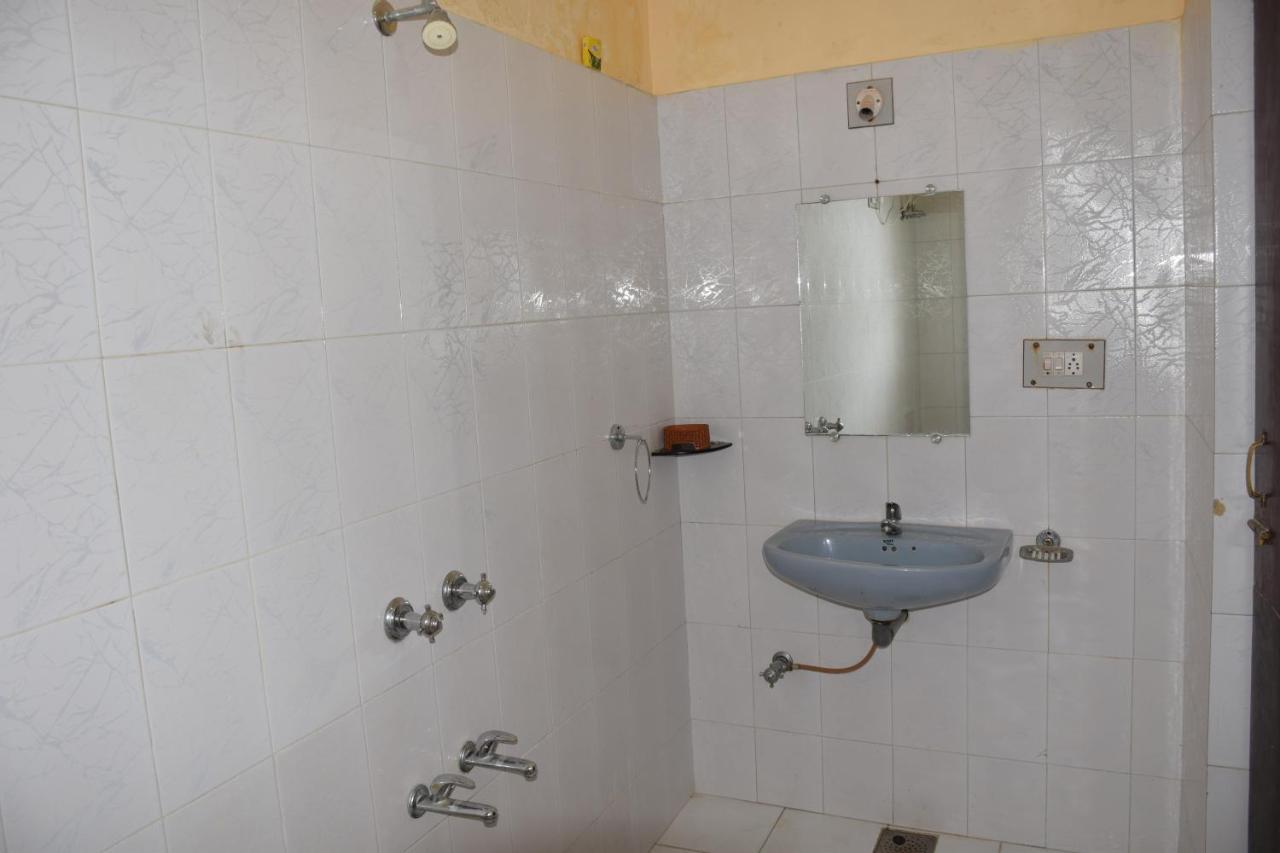 Hotel Deep Valley Ábú-hegy Kültér fotó