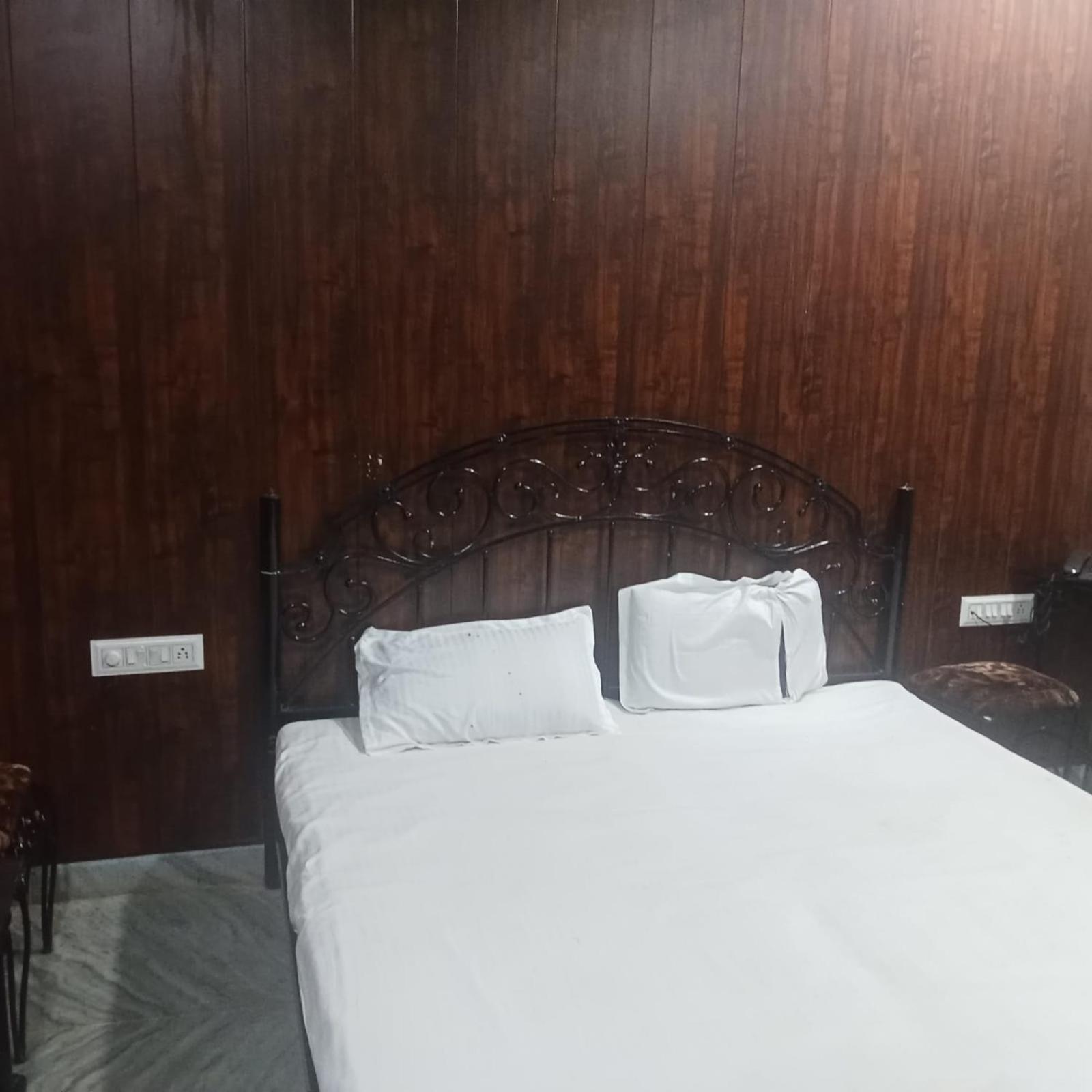 Hotel Deep Valley Ábú-hegy Kültér fotó